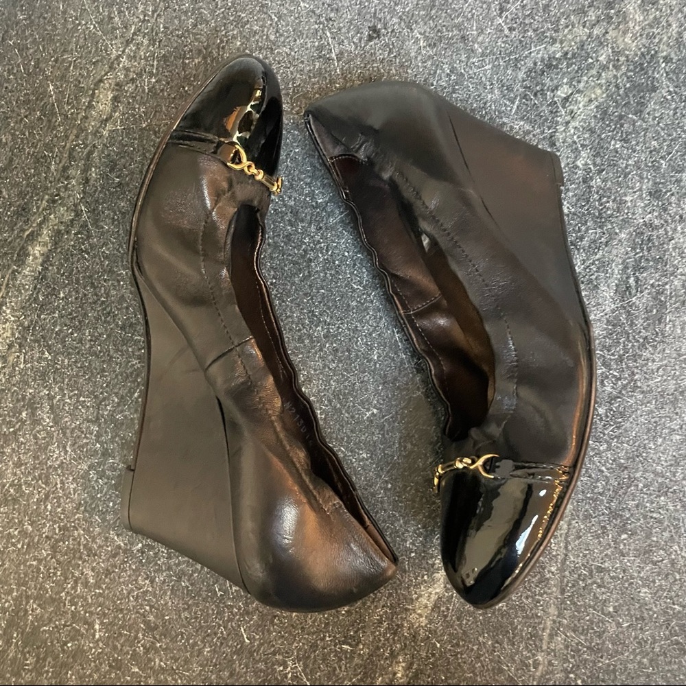[AGL] Black with Gold Buckle Wedge Pump’s - 10
